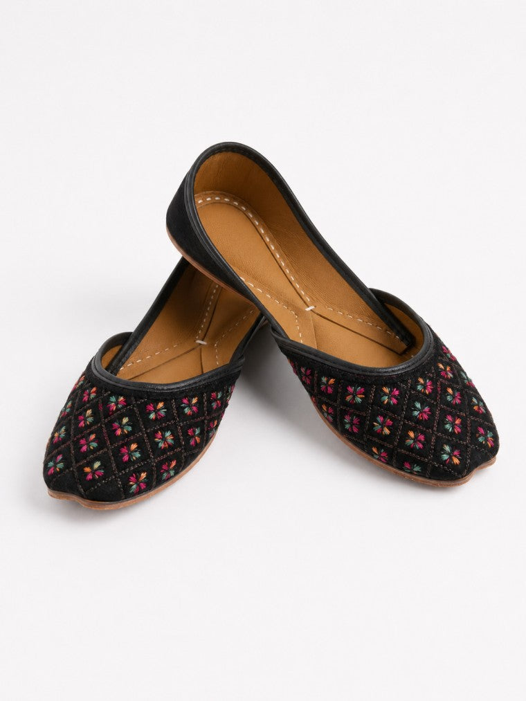 Chic Black Phulkari Khussa