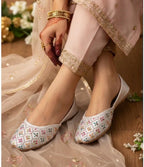 Multi-Color White Khussa Punjabi Jutti